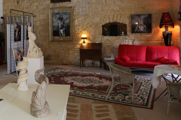 CORBEL - Exposition "Onirisme" de de Bruno Wagner (illustration Yayashin) et Xavier Artésien (Tailleur de pierre et Sculpteur) au Château de Saint Chamarand dans le Lot