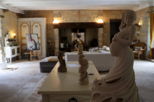 Exposition "Onirisme" de de Bruno Wagner (illustration Yayashin) et Xavier Artésien (Tailleur de pierre et Sculpteur) au Château de Saint Chamarand dans le Lot