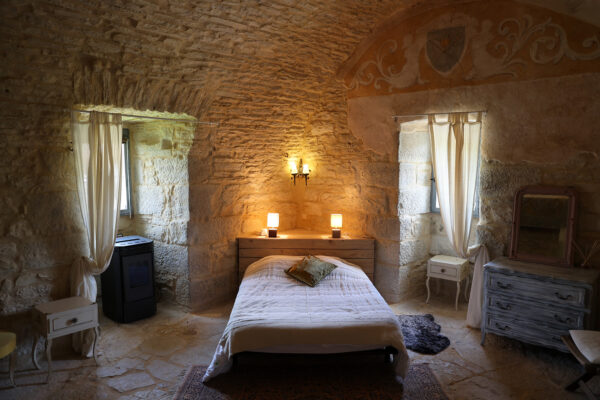 Chambre de la Reine au Château ludique de saint Chamarand, Ludothèque, séjours à thème, murder party, animations immersives, soirées jeux, etc...