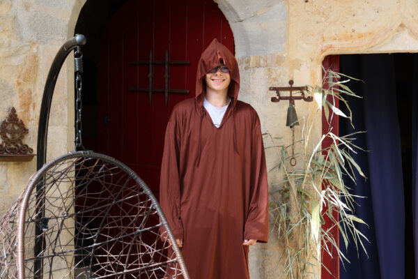 Jeu immersif au Château ludique de saint Chamarand, Ludothèque, séjours à thème, murder party, animations immersives, soirées jeux, etc...